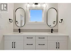 Primary ensuite with double vanity -