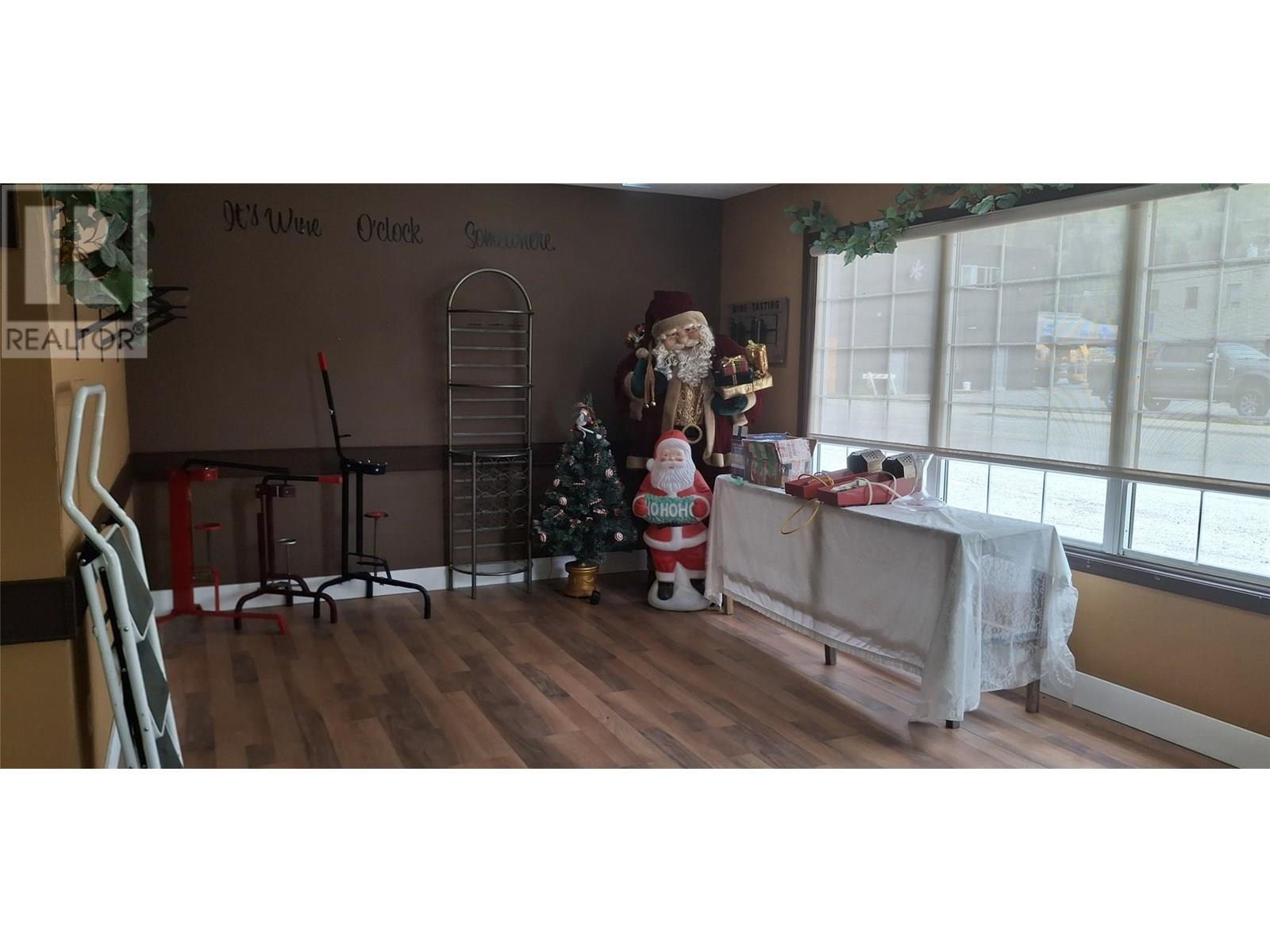 722 1St Avenue, Chase, BC