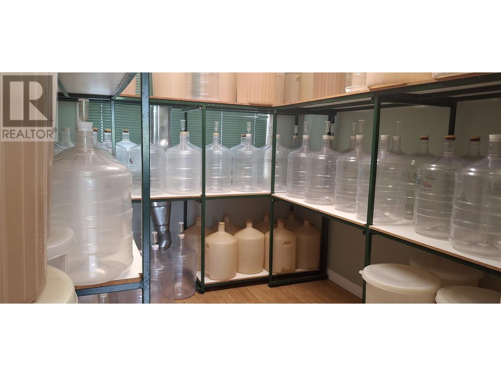 722 1St Avenue, Chase, BC