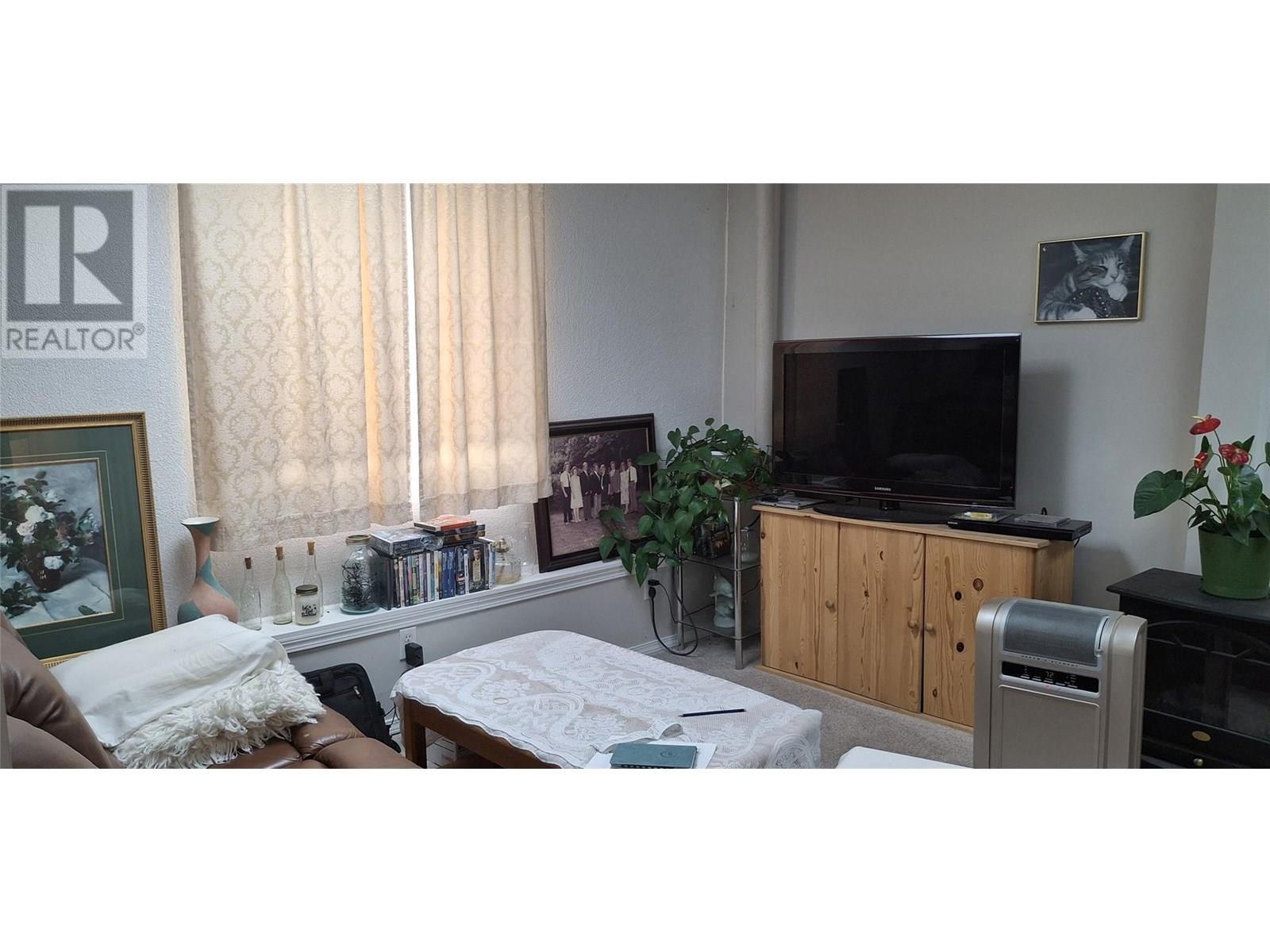 722 1St Avenue, Chase, BC