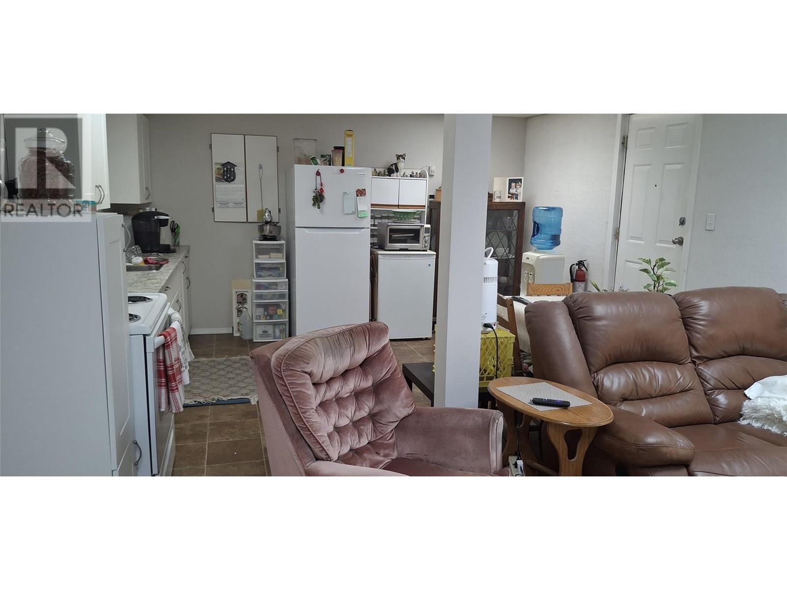 722 1St Avenue, Chase, BC