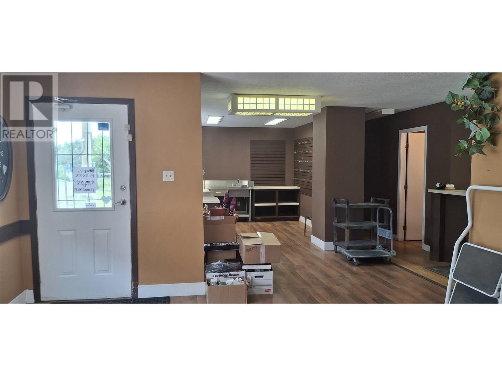 722 1St Avenue, Chase, BC