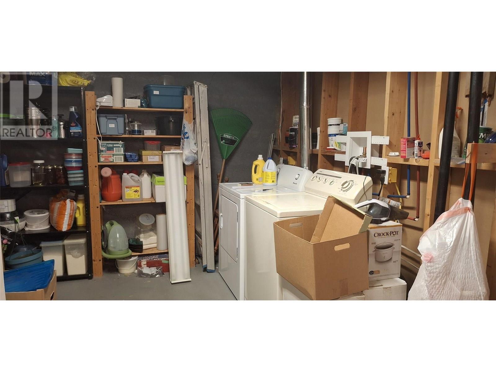 722 1St Avenue, Chase, BC