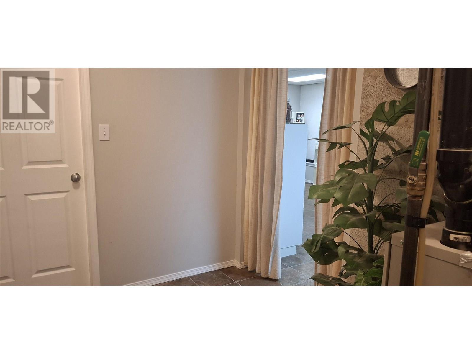 722 1St Avenue, Chase, BC