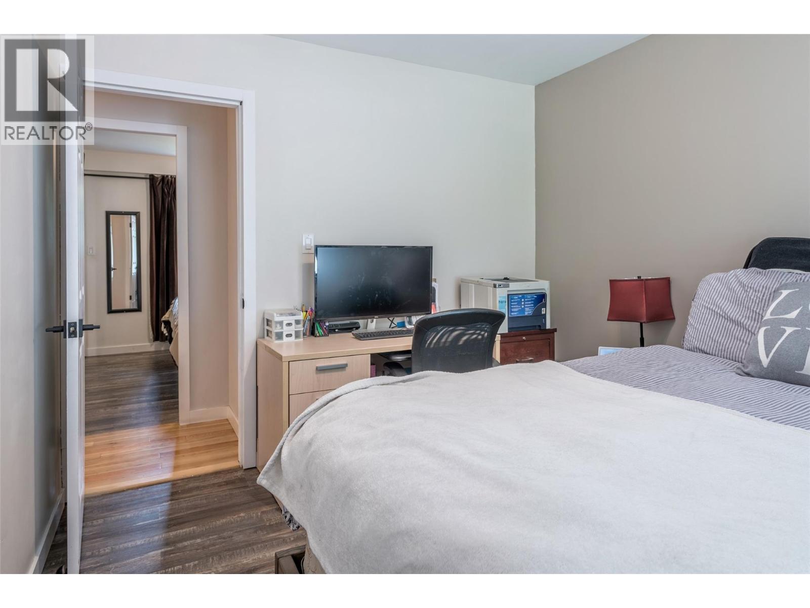 3286 Upper Mcleod Road, Spallumcheen, BC - Indoor Photo Showing Bedroom