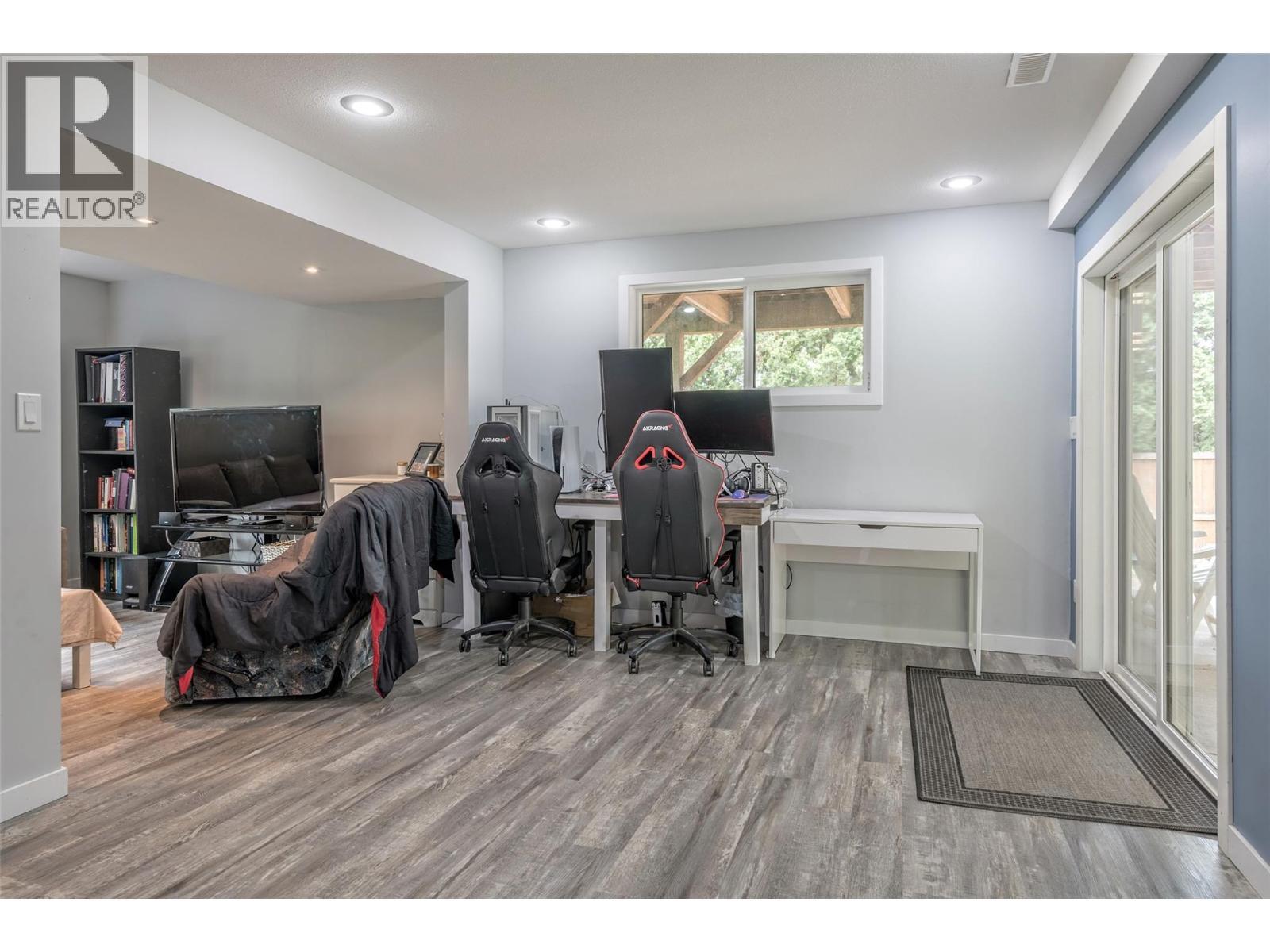 3286 Upper Mcleod Road, Spallumcheen, BC - Indoor Photo Showing Other Room