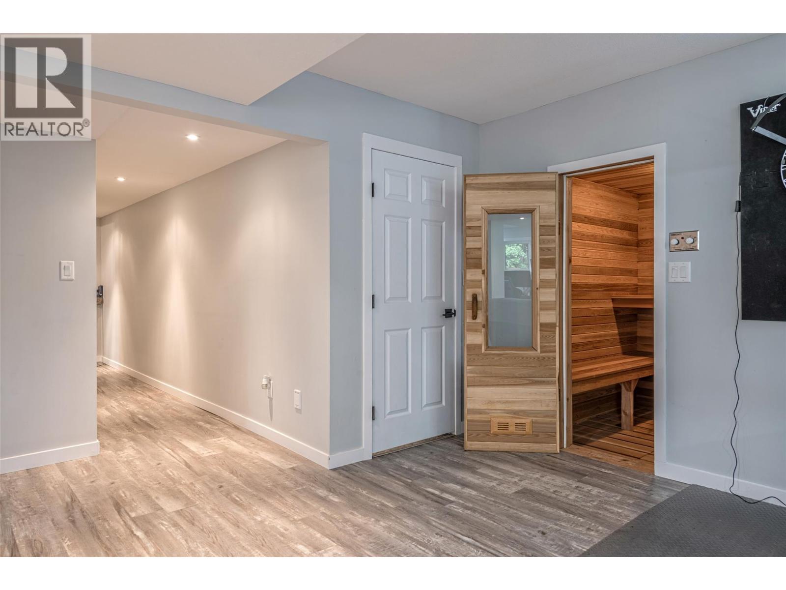 3286 Upper Mcleod Road, Spallumcheen, BC - Indoor Photo Showing Other Room