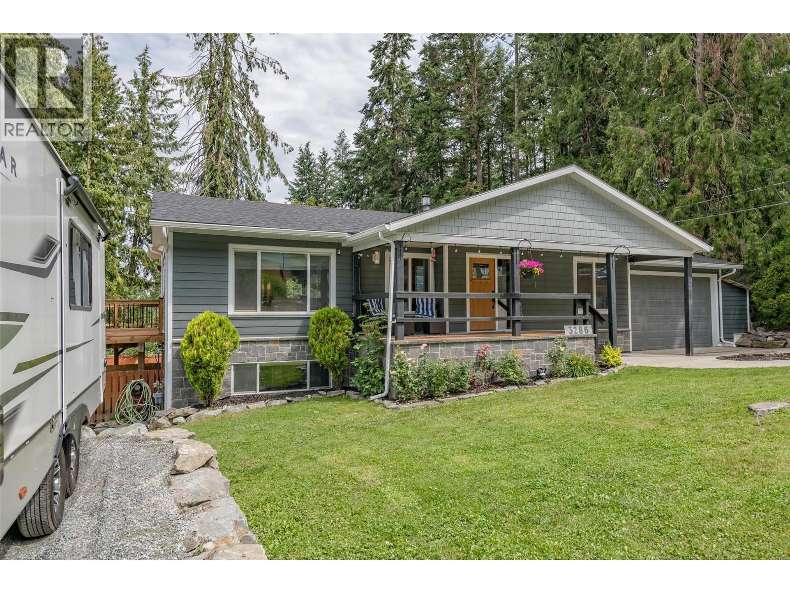 3286 Upper Mcleod Road, Spallumcheen, BC - Outdoor With Deck Patio Veranda