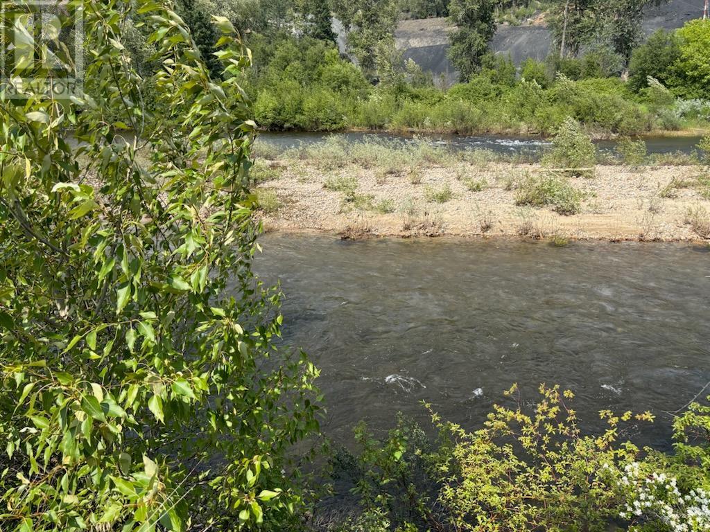 8560 Riverside Drive, Grand Forks, BC