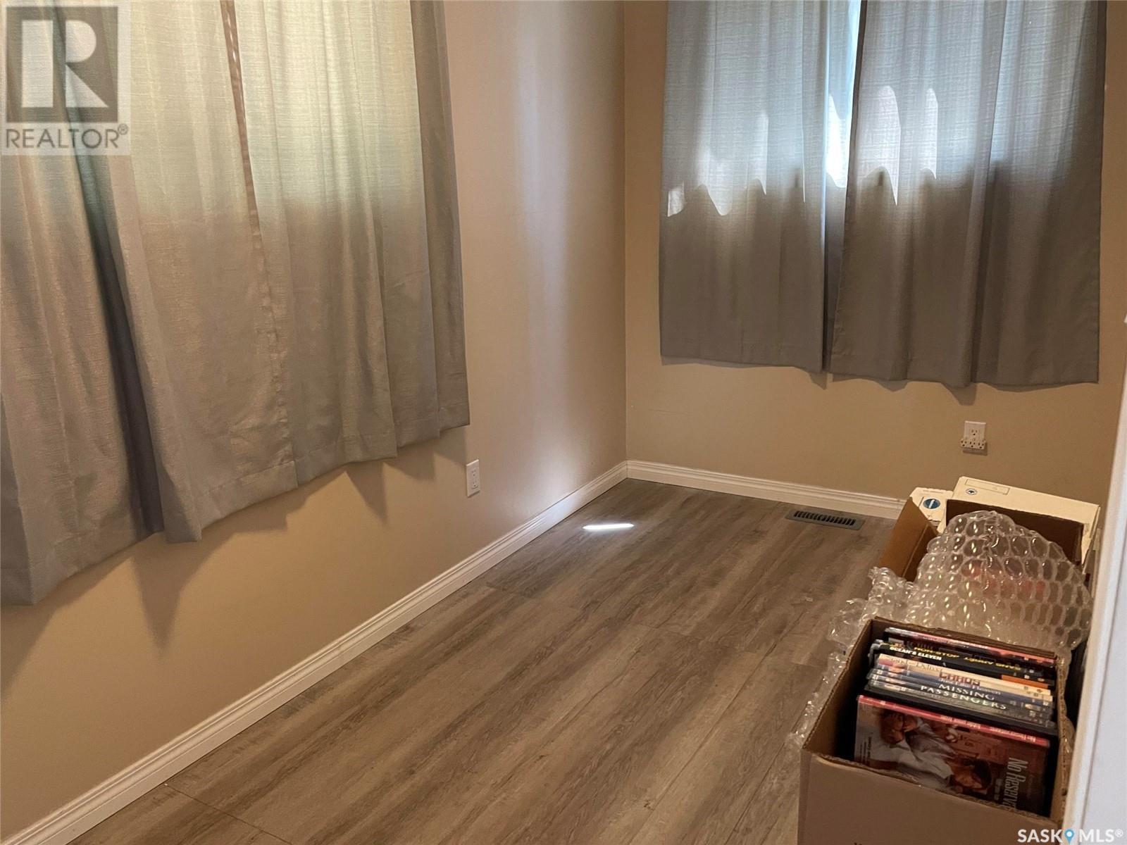 118 2Nd Street E, Lafleche, SK - Indoor