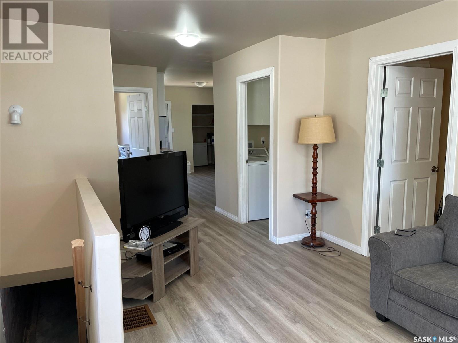 118 2Nd Street E, Lafleche, SK - Indoor Photo Showing Living Room
