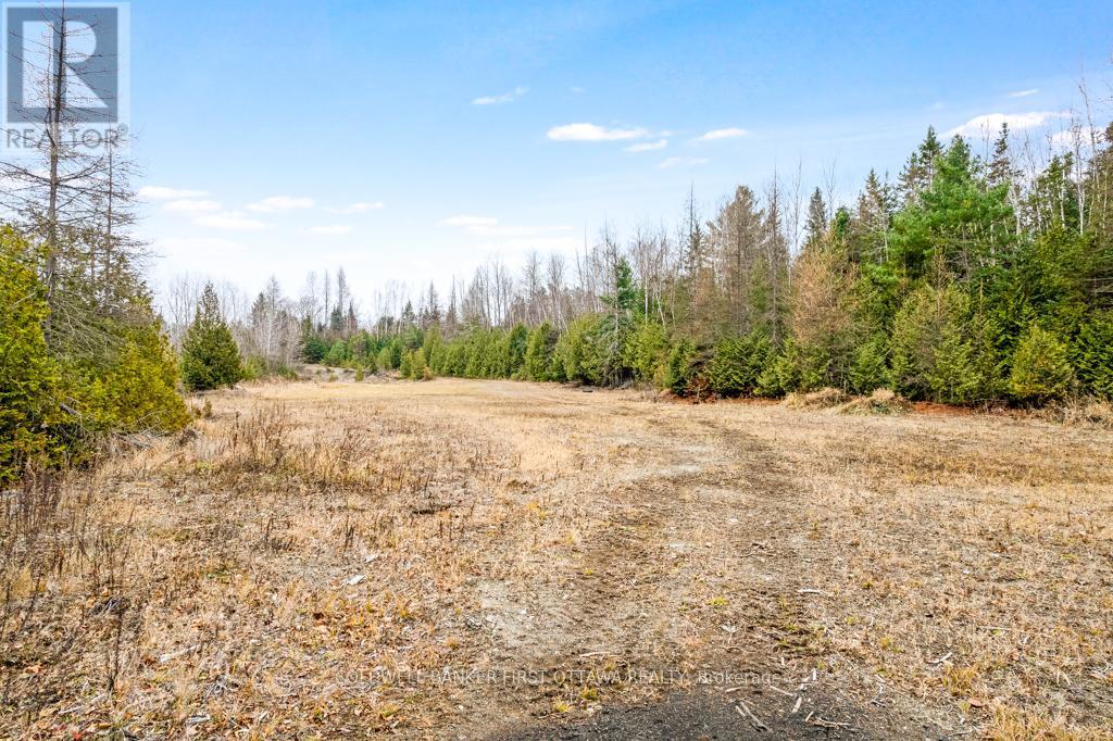 Only 10 mins to public boat launch at White Lake - 8697-A Highway 511, Lanark Highlands, ON