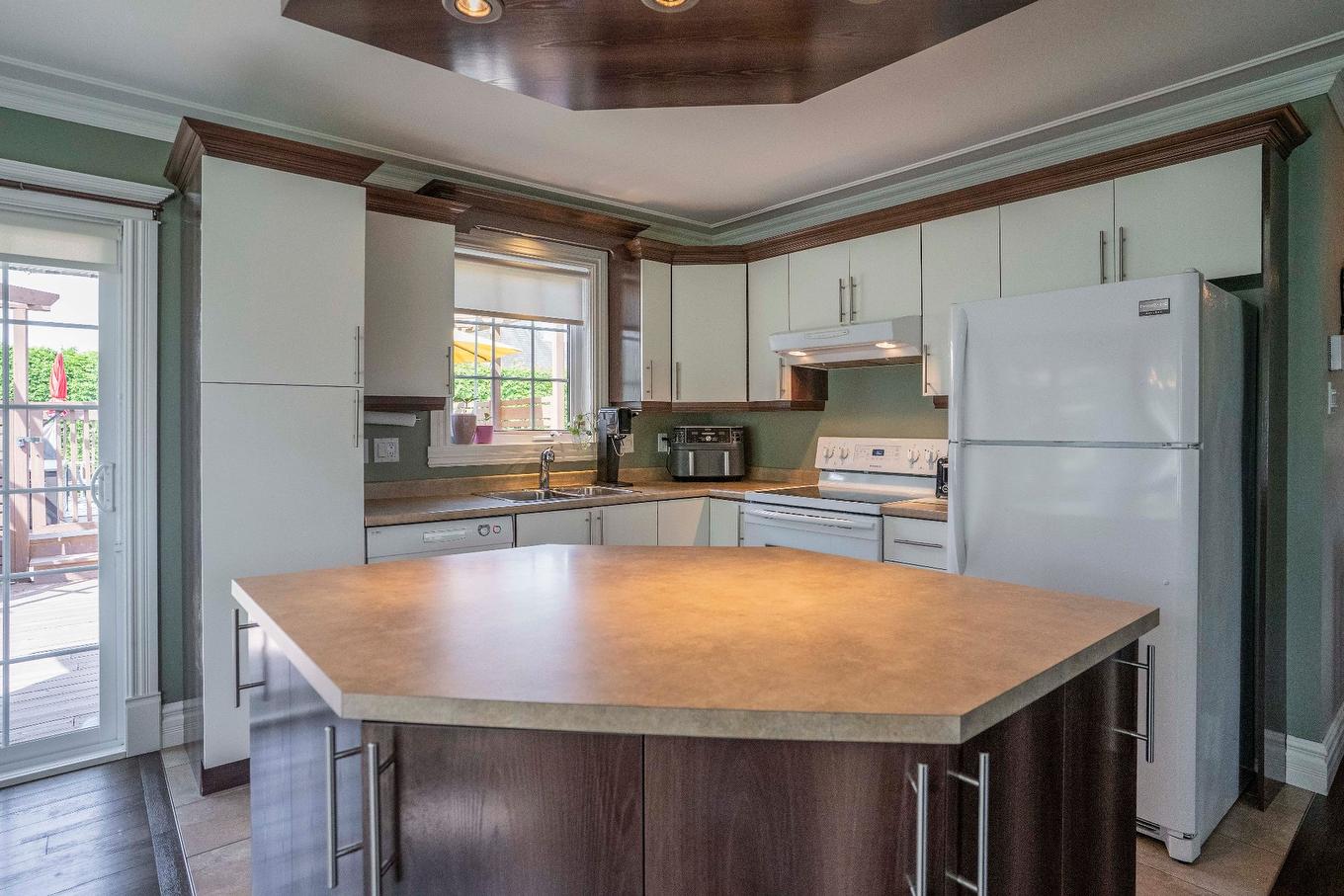 Cuisine - 1732 167E Rue, Saint-Georges, QC - Indoor Photo Showing Kitchen