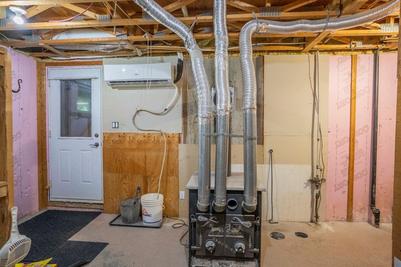 Rangement - 1732 167E Rue, Saint-Georges, QC - Indoor Photo Showing Basement