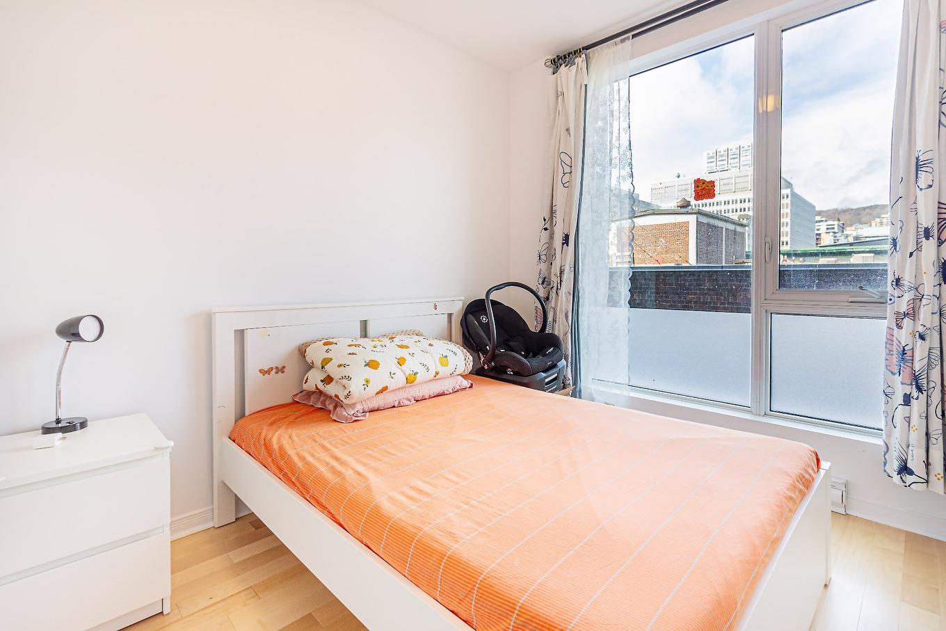 Chambre à coucher - 620-1235 Rue Bishop, Montréal (Ville-Marie), QC - Indoor Photo Showing Bedroom