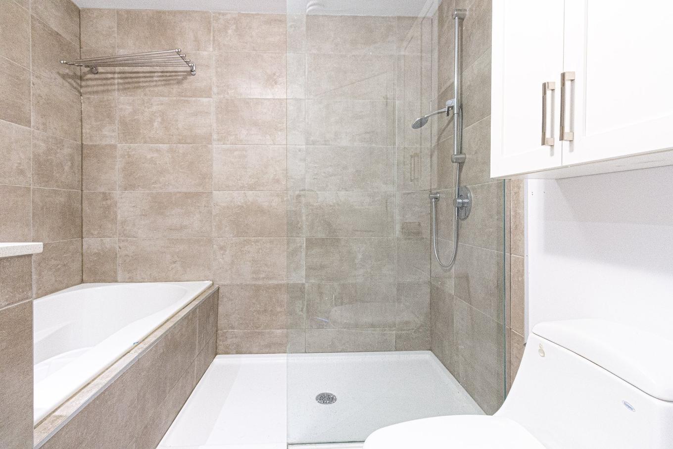 Salle de bains - 620-1235 Rue Bishop, Montréal (Ville-Marie), QC - Indoor Photo Showing Bathroom