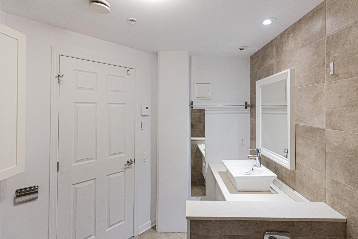 Salle de bains - 620-1235 Rue Bishop, Montréal (Ville-Marie), QC - Indoor