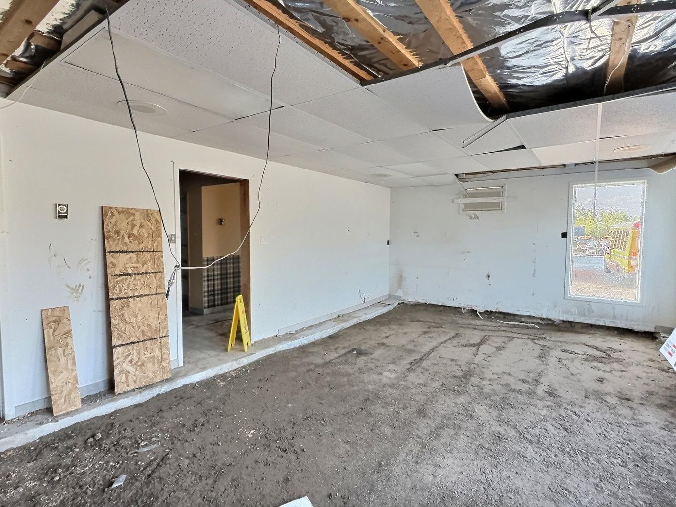 Office - 36 Rue Principale S., Saint-Bruno-De-Guigues, QC - Indoor