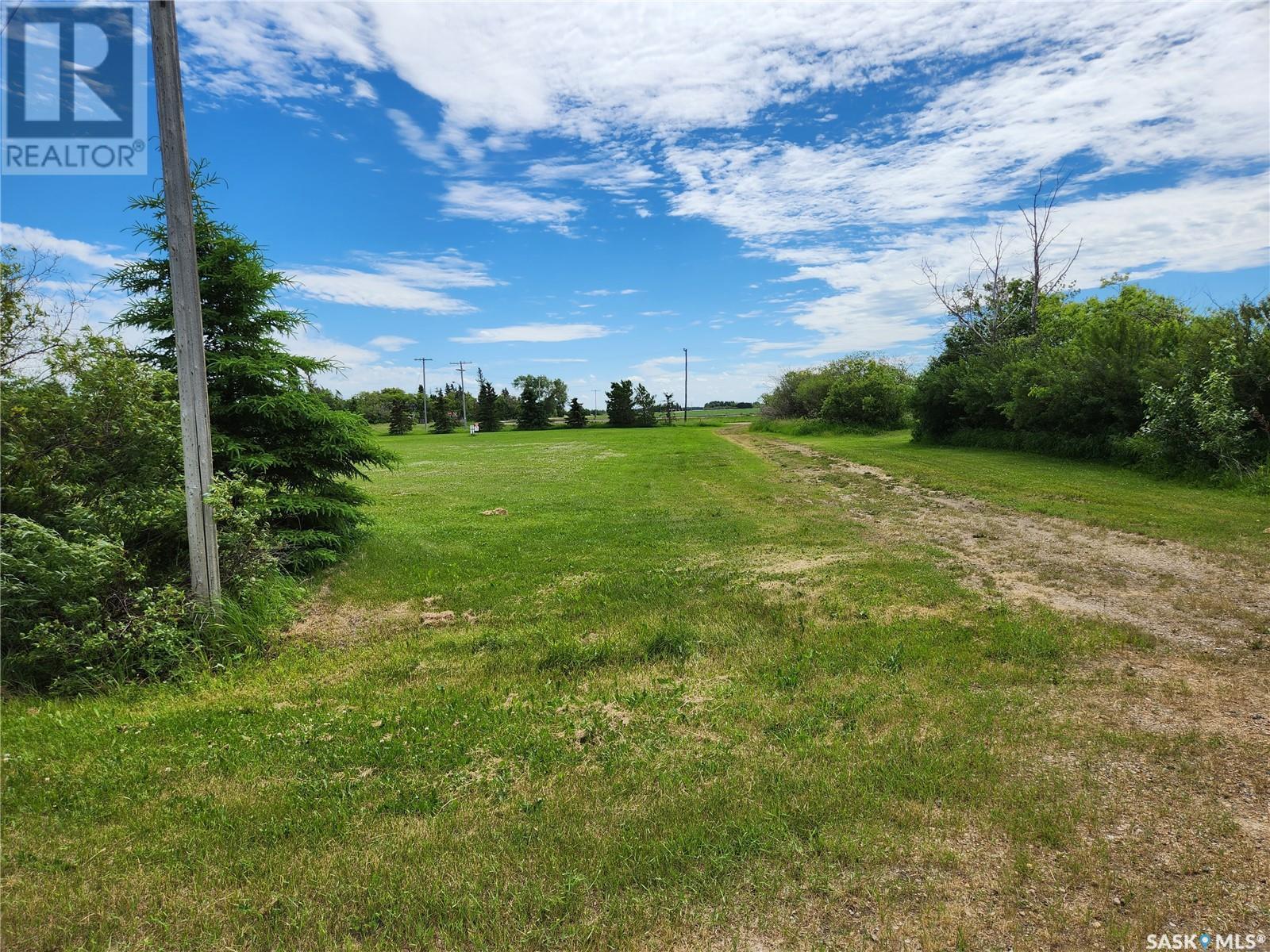 1 Railway Avenue, Valparaiso, SK