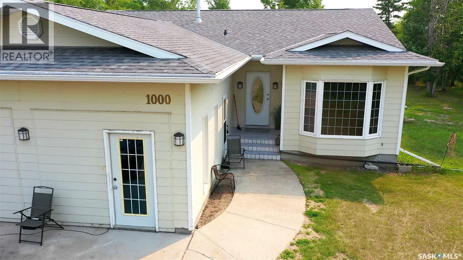 1000 Railway Avenue W, Foam Lake, SK - Outdoor