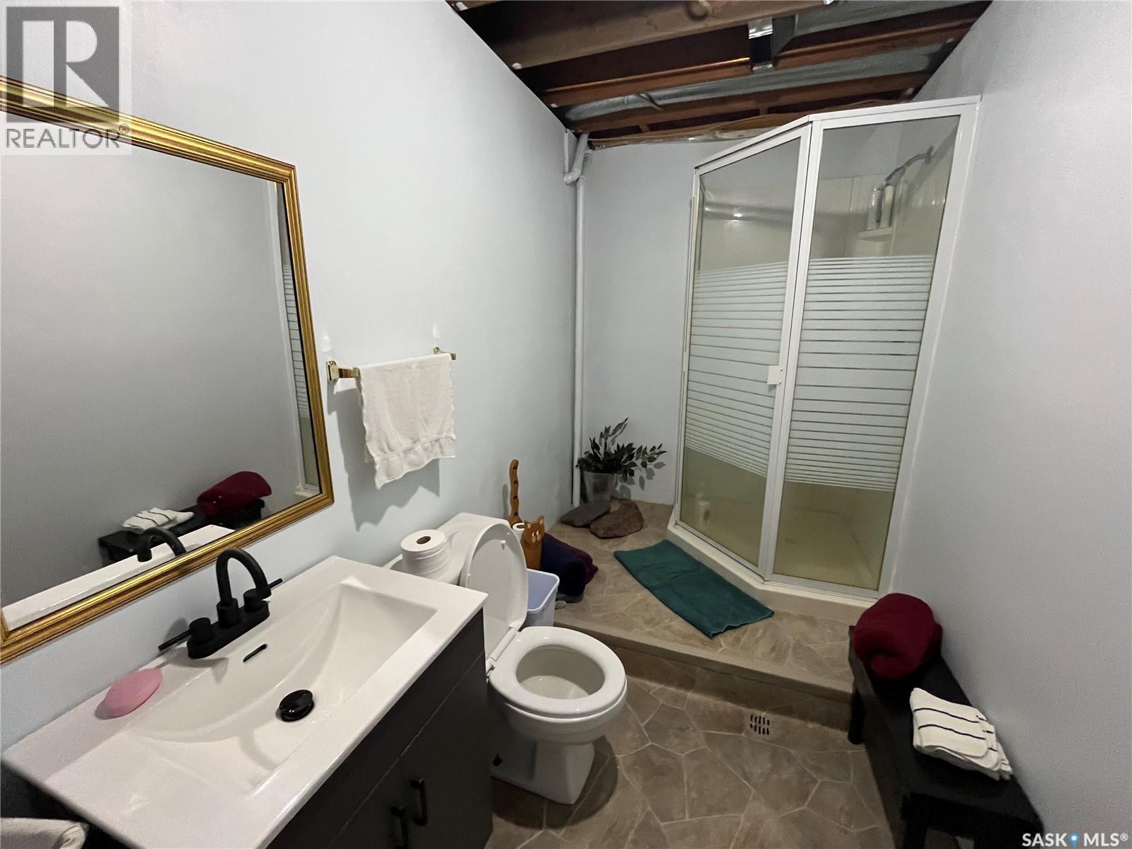 1000 Railway Avenue W, Foam Lake, SK - Indoor Photo Showing Bathroom