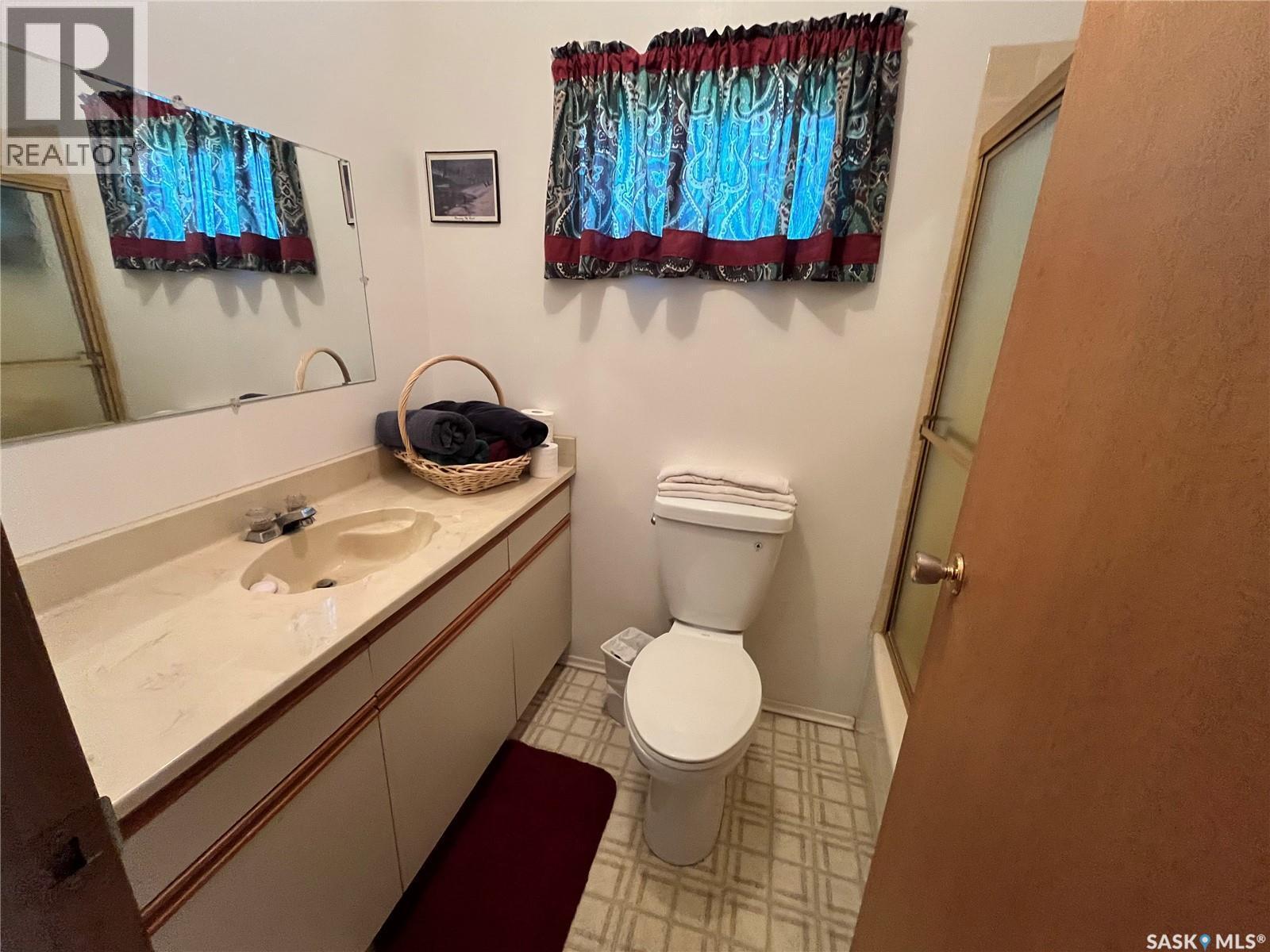 1000 Railway Avenue W, Foam Lake, SK - Indoor Photo Showing Bathroom