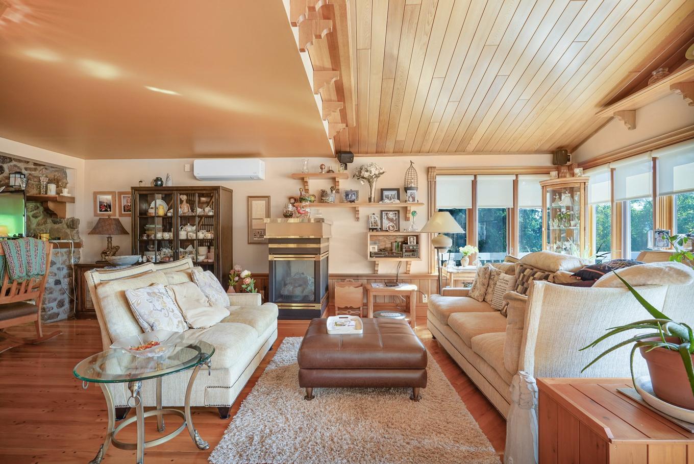 Boudoir - 2089 Rue Wilfrid, Val-David, QC - Indoor Photo Showing Living Room With Fireplace