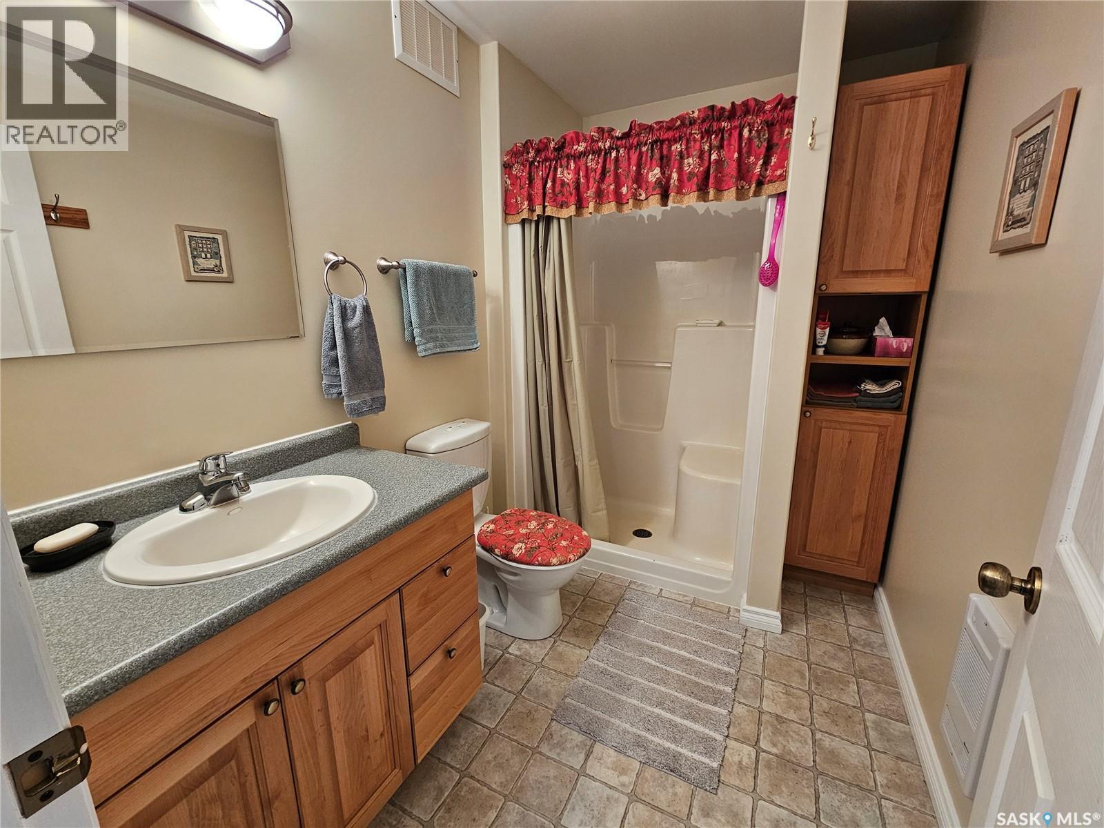 109 Aspen Drive, Meadow Lake Rm No.588, SK - Indoor Photo Showing Bathroom