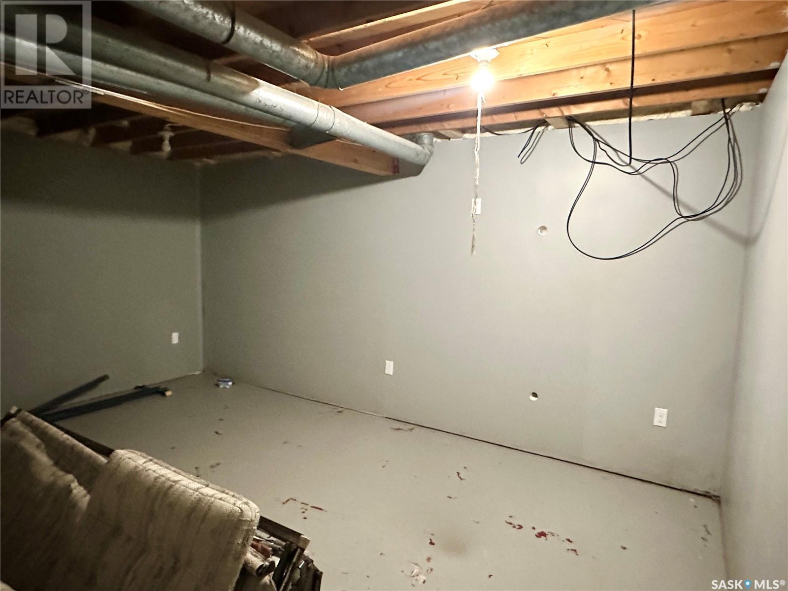 1412 2Nd Avenue, Edam, SK - Indoor Photo Showing Basement
