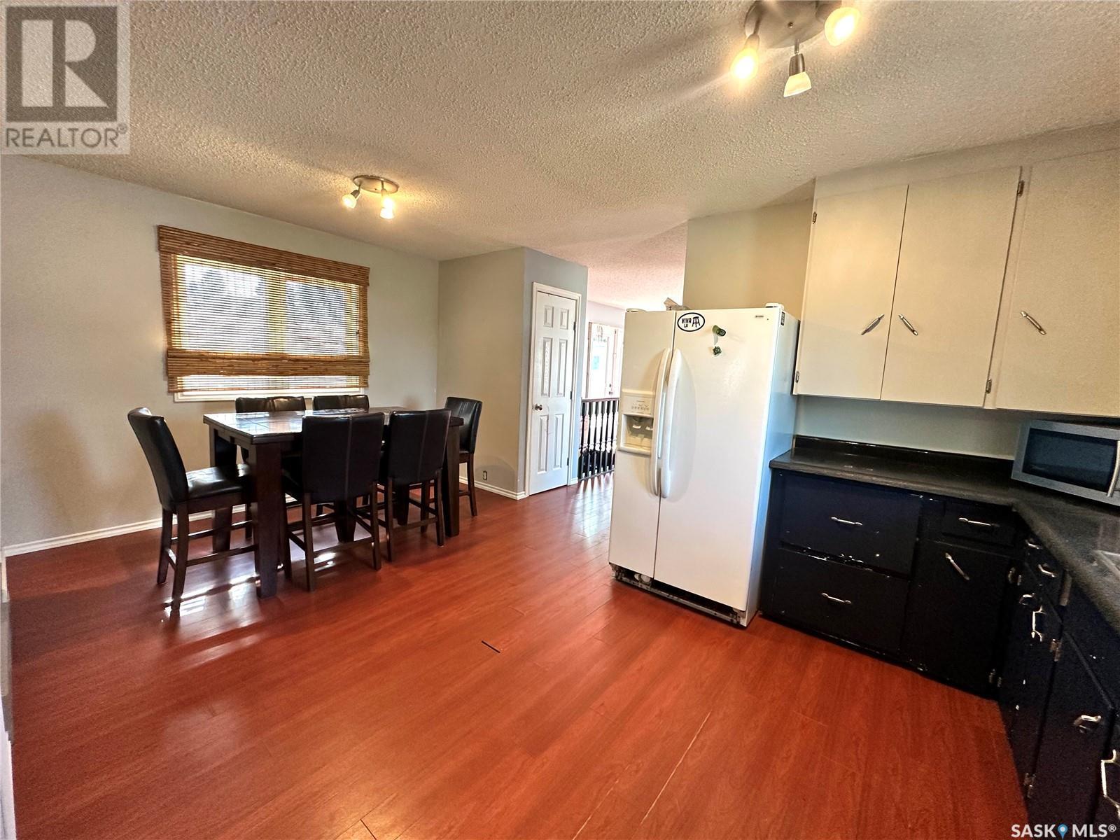 1412 2Nd Avenue, Edam, SK - Indoor