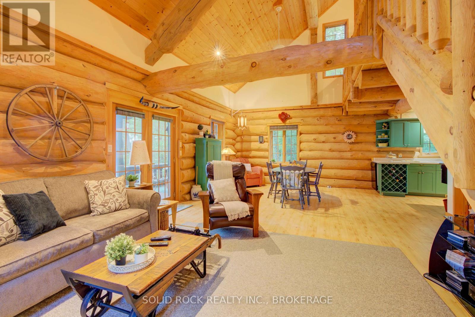 2091 Gull Lake Estates Lane, Frontenac (Frontenac North), ON - Indoor Photo Showing Living Room