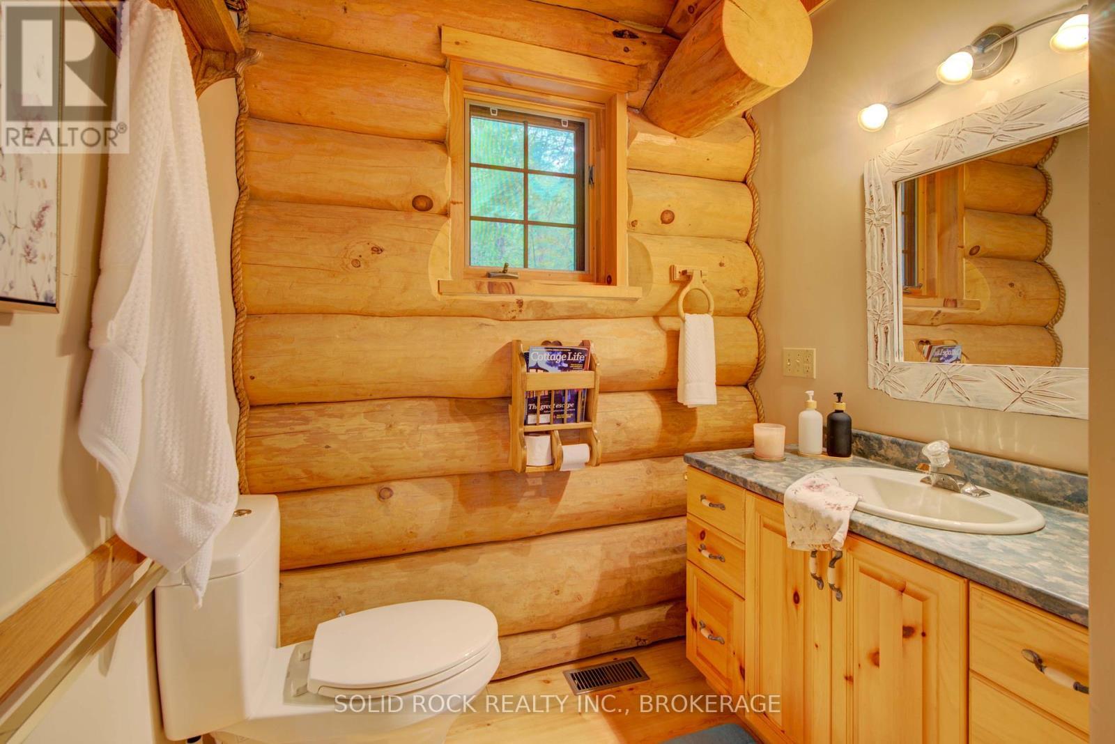 2091 Gull Lake Estates Lane, Frontenac (Frontenac North), ON - Indoor Photo Showing Bathroom