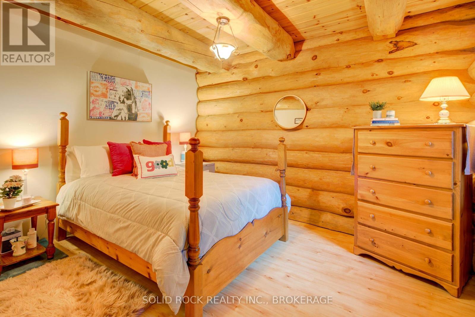 2091 Gull Lake Estates Lane, Frontenac (Frontenac North), ON - Indoor Photo Showing Bedroom