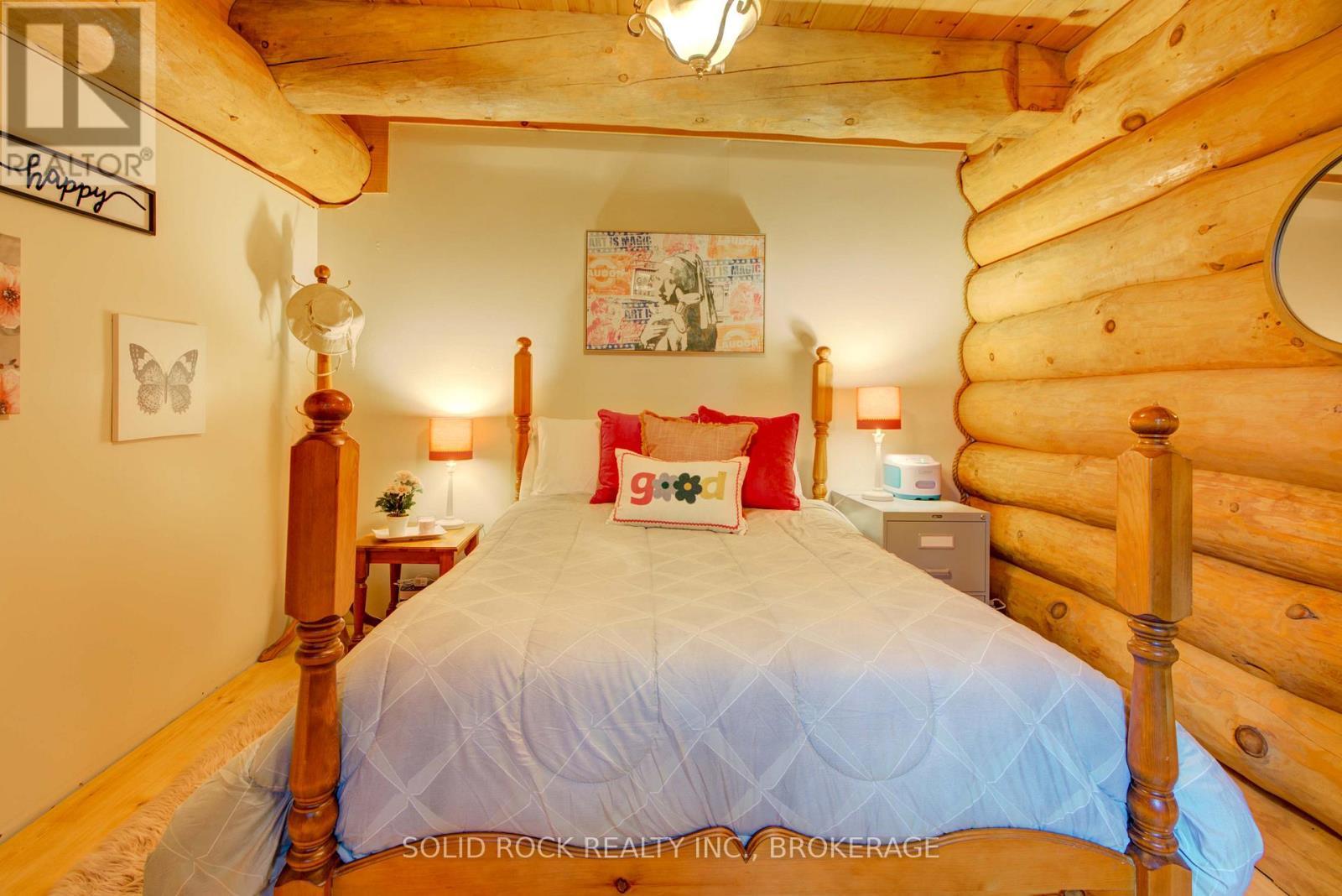 2091 Gull Lake Estates Lane, Frontenac (Frontenac North), ON - Indoor Photo Showing Bedroom