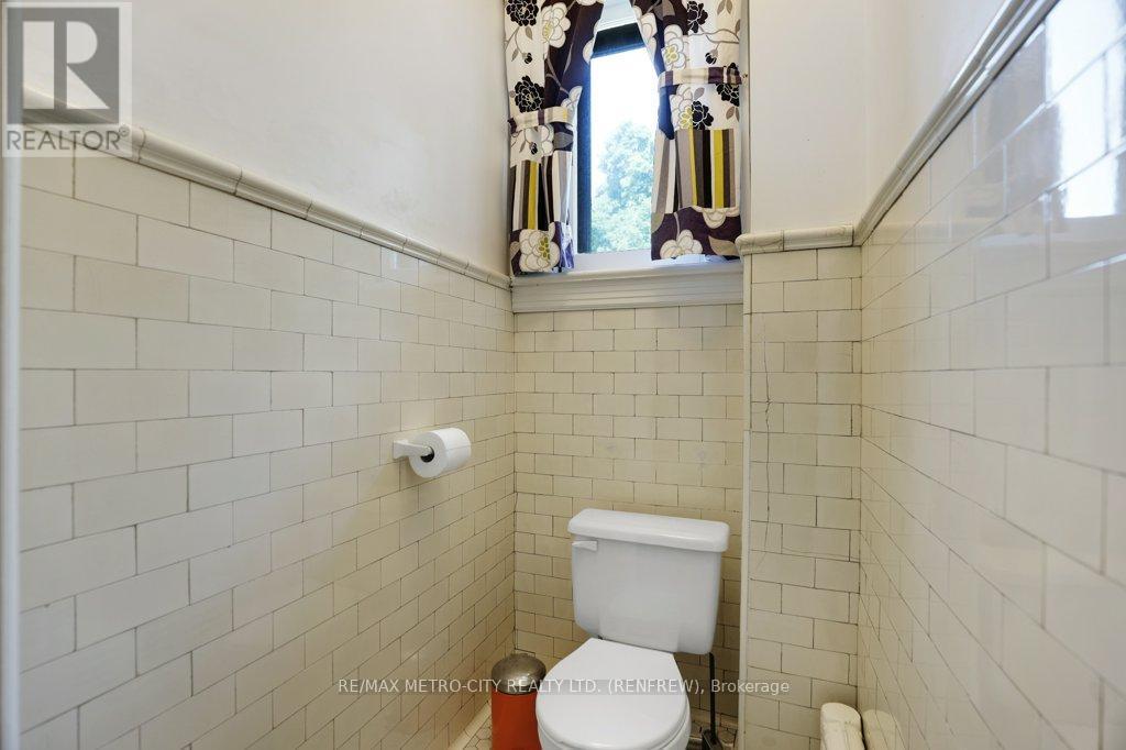 154 Quarry Avenue, Renfrew, ON - Indoor Photo Showing Bathroom