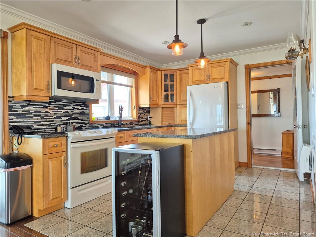 25 Bayshore Dr, Bathurst, NB