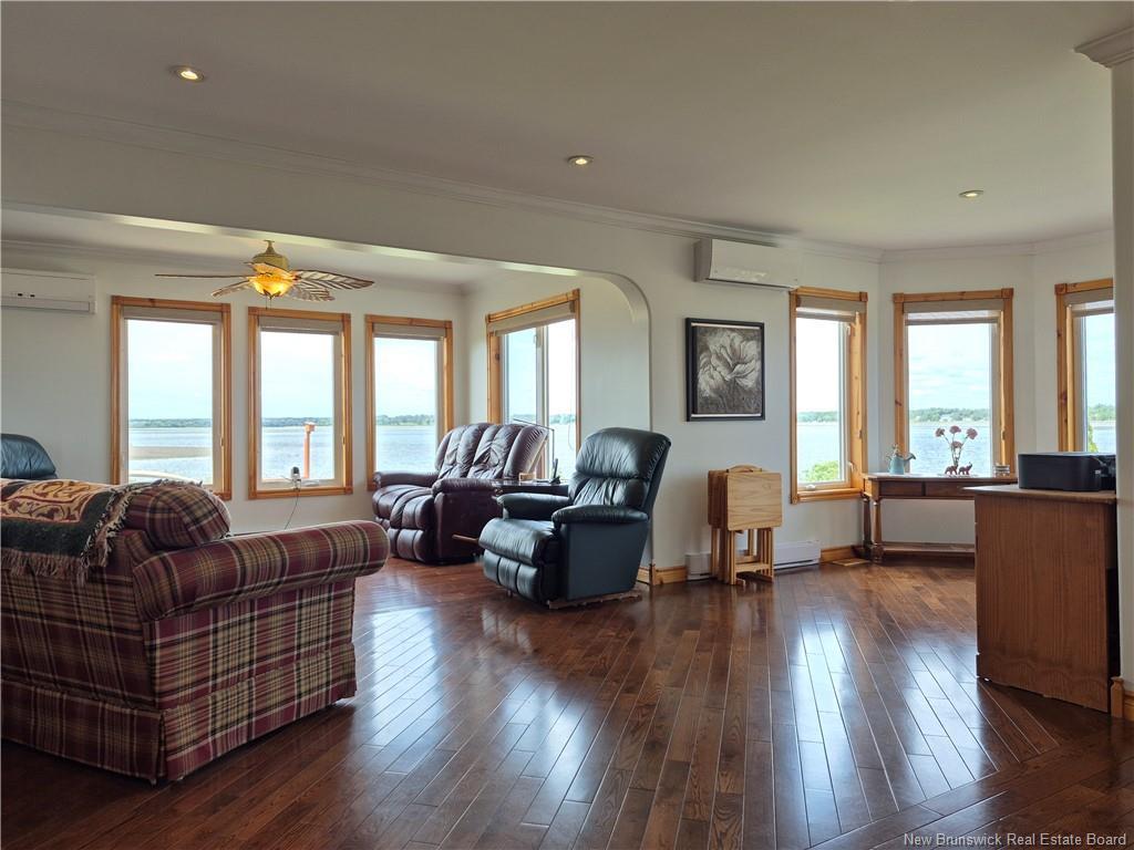 25 Bayshore Dr, Bathurst, NB