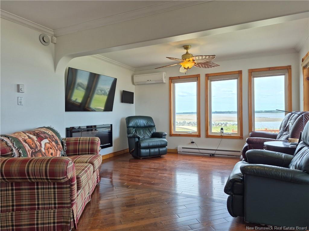 25 Bayshore Dr, Bathurst, NB