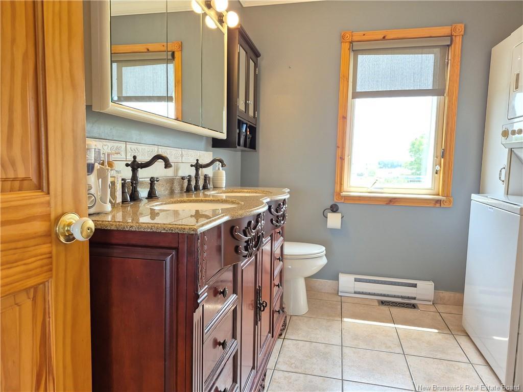 25 Bayshore Dr, Bathurst, NB