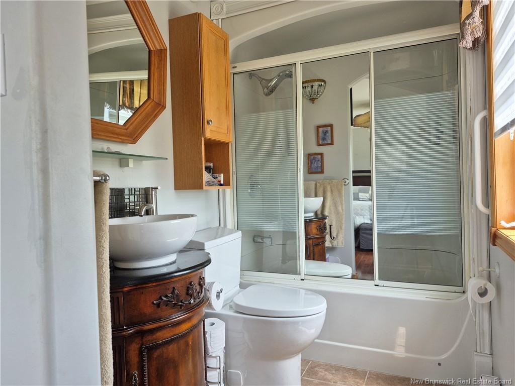 25 Bayshore Dr, Bathurst, NB