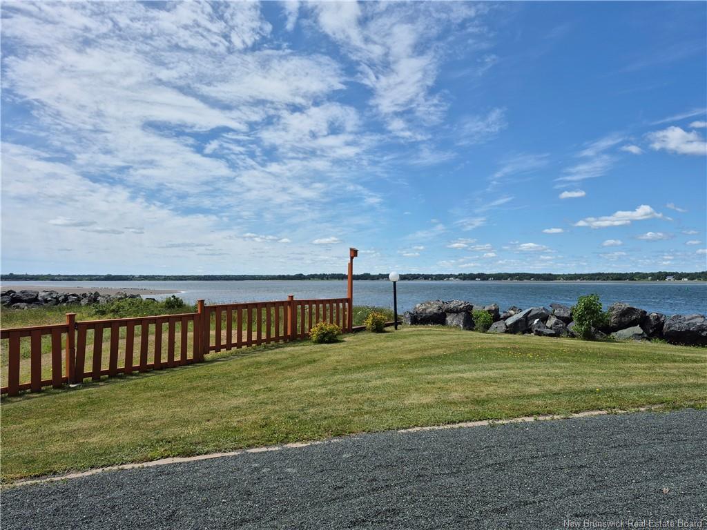 25 Bayshore Dr, Bathurst, NB