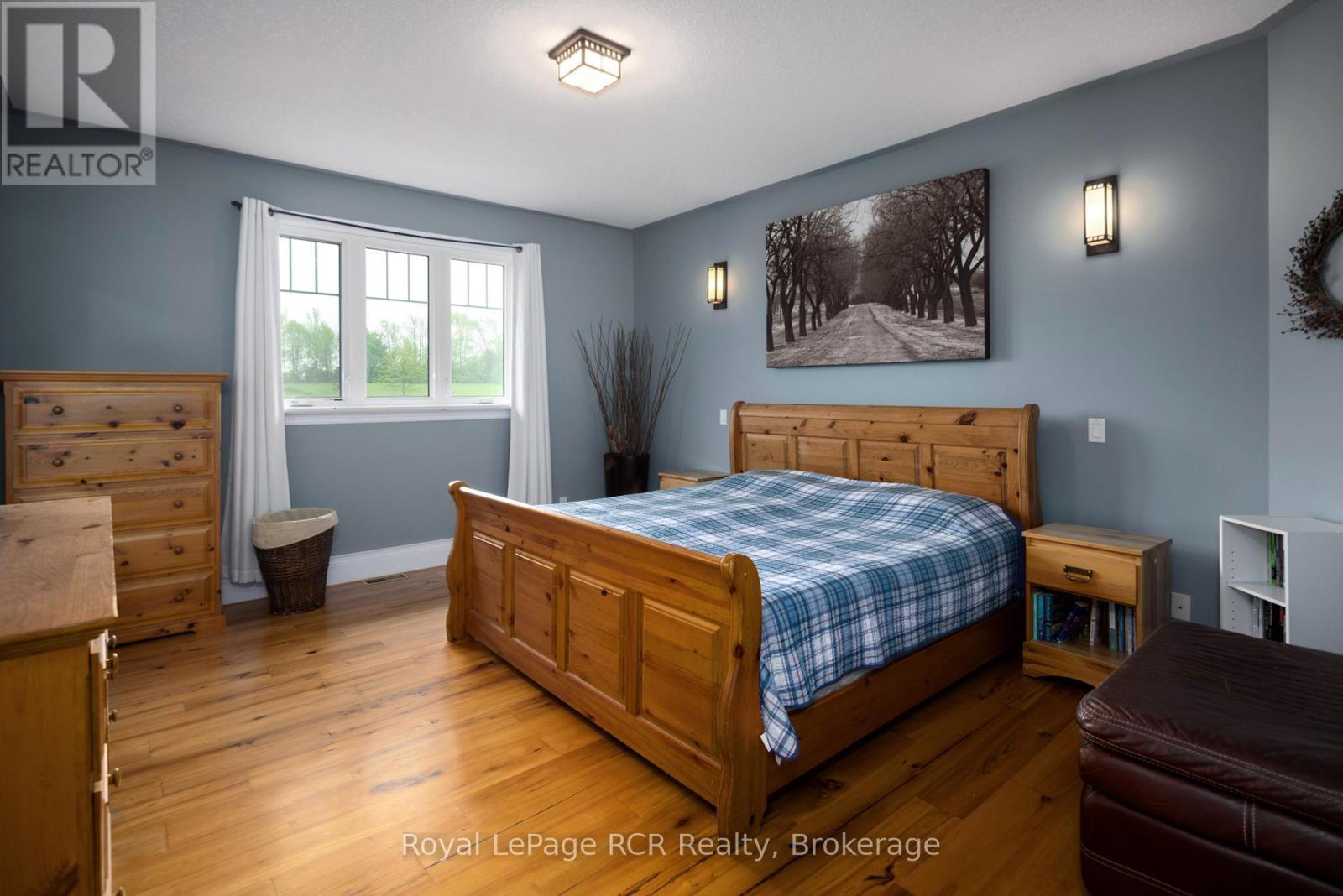 023038 Holland-Sydenham Townline, Chatsworth, ON - Indoor Photo Showing Bedroom