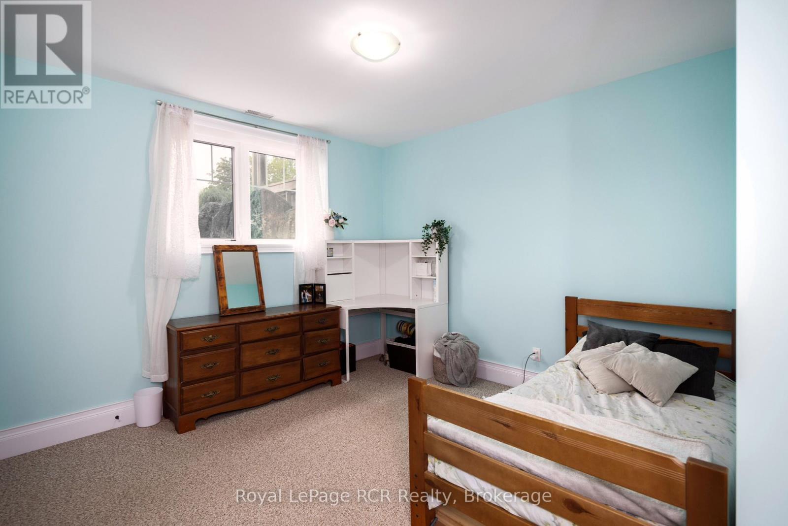 023038 Holland-Sydenham Townline, Chatsworth, ON - Indoor Photo Showing Bedroom