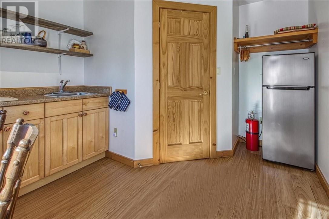 322 Cosby Subd Road, Mindemoya, ON - Indoor