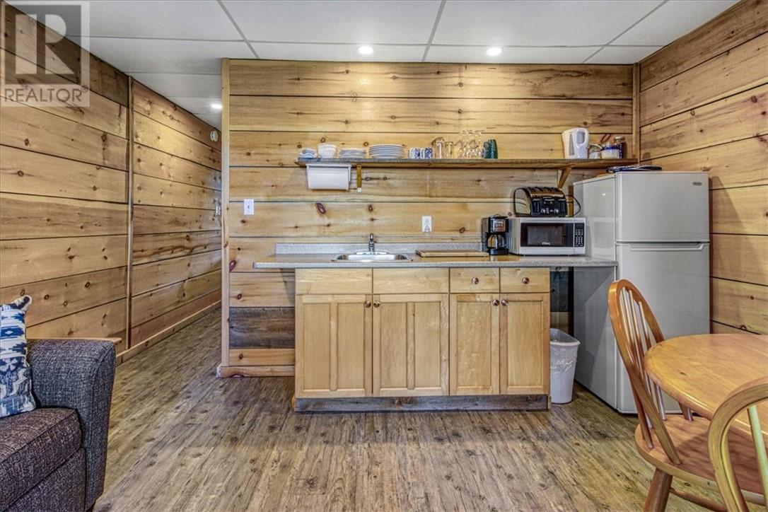 322 Cosby Subd Road, Mindemoya, ON - Indoor