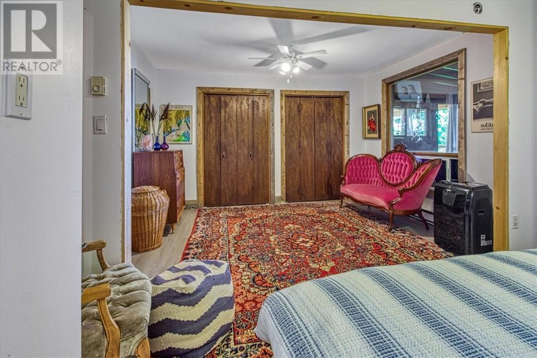 322 Cosby Subd Road, Mindemoya, ON - Indoor