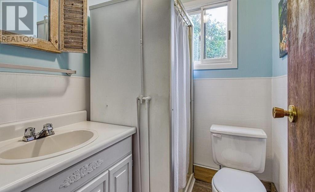 322 Cosby Subd Road, Mindemoya, ON - Indoor Photo Showing Bathroom