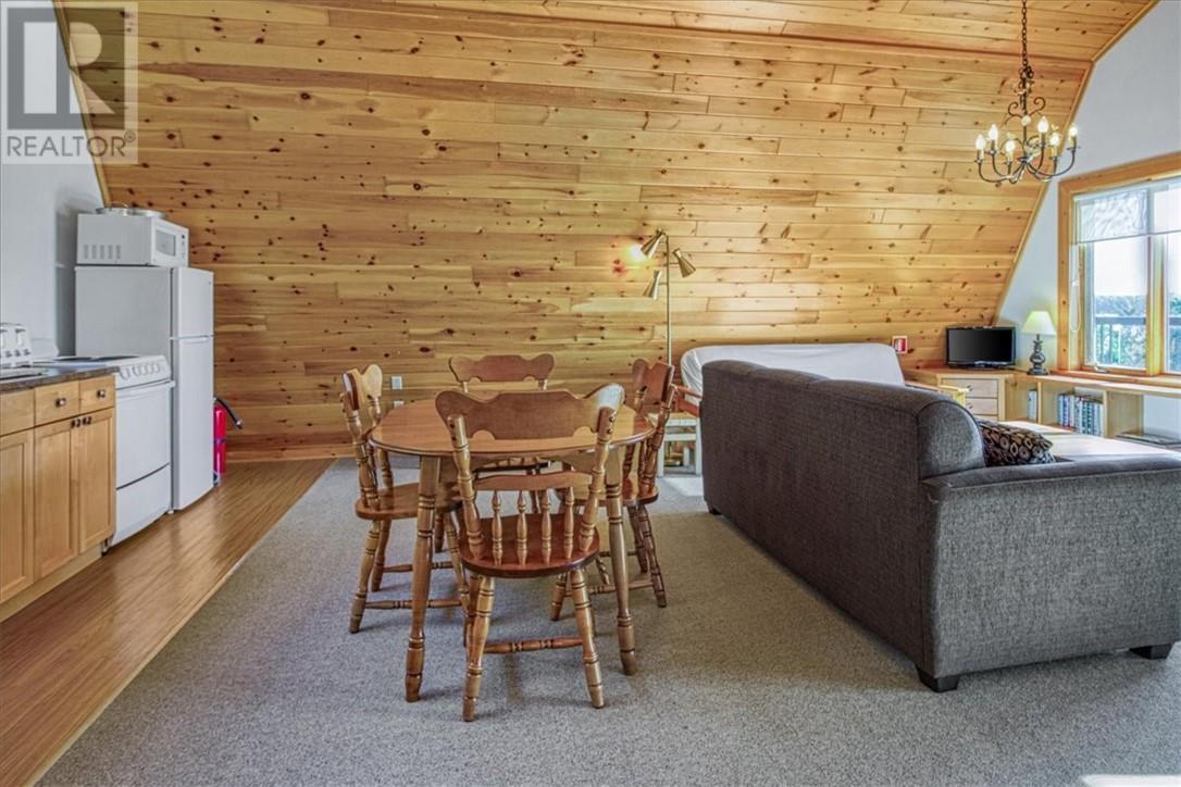 322 Cosby Subd Road, Mindemoya, ON - Indoor