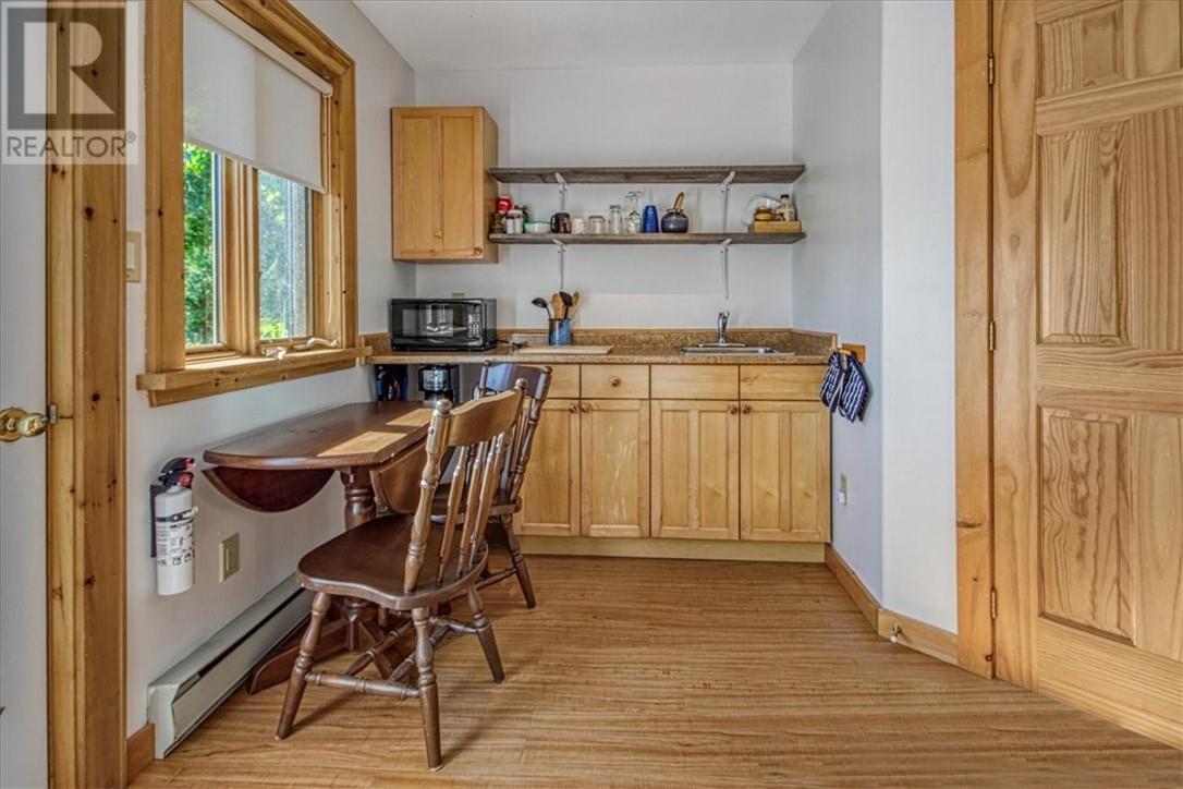 322 Cosby Subd Road, Mindemoya, ON - Indoor