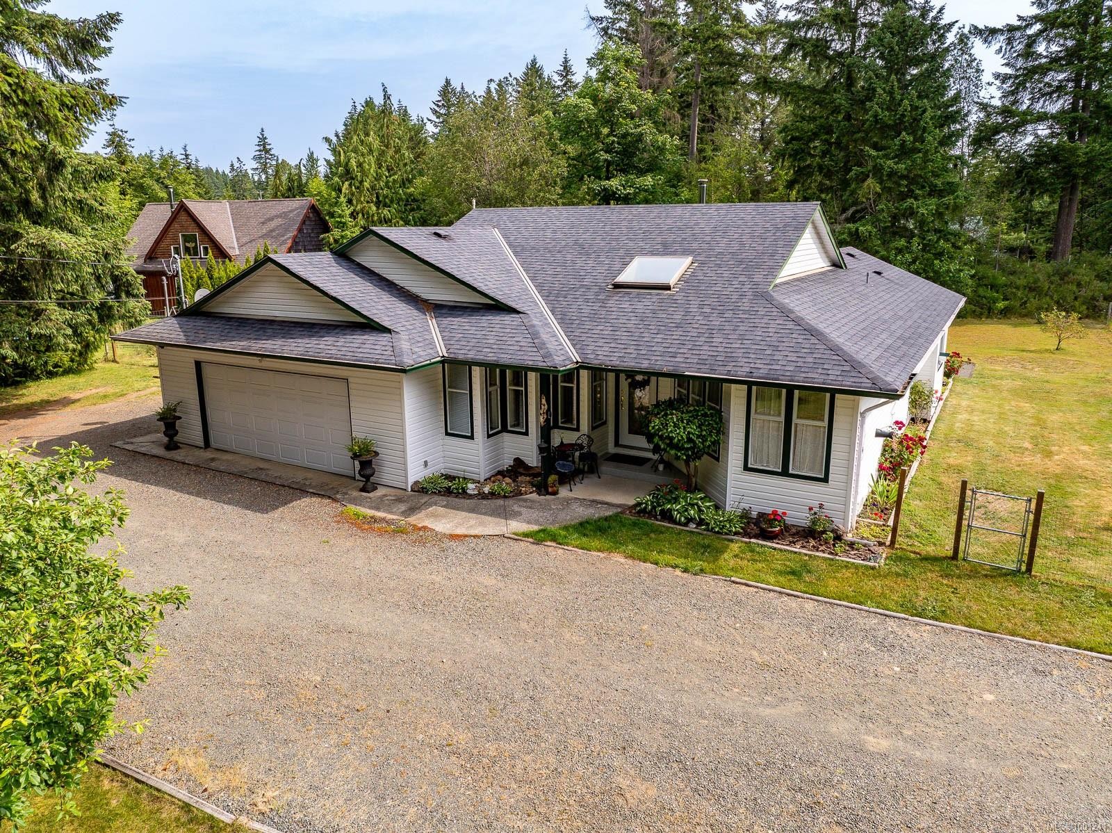 6576 Poulton Rd, Merville, BC